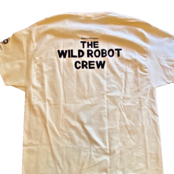 The Wild Robot 2024 CREW T-Shirt and Pin New Size XL RARE - Picture 2 of 5